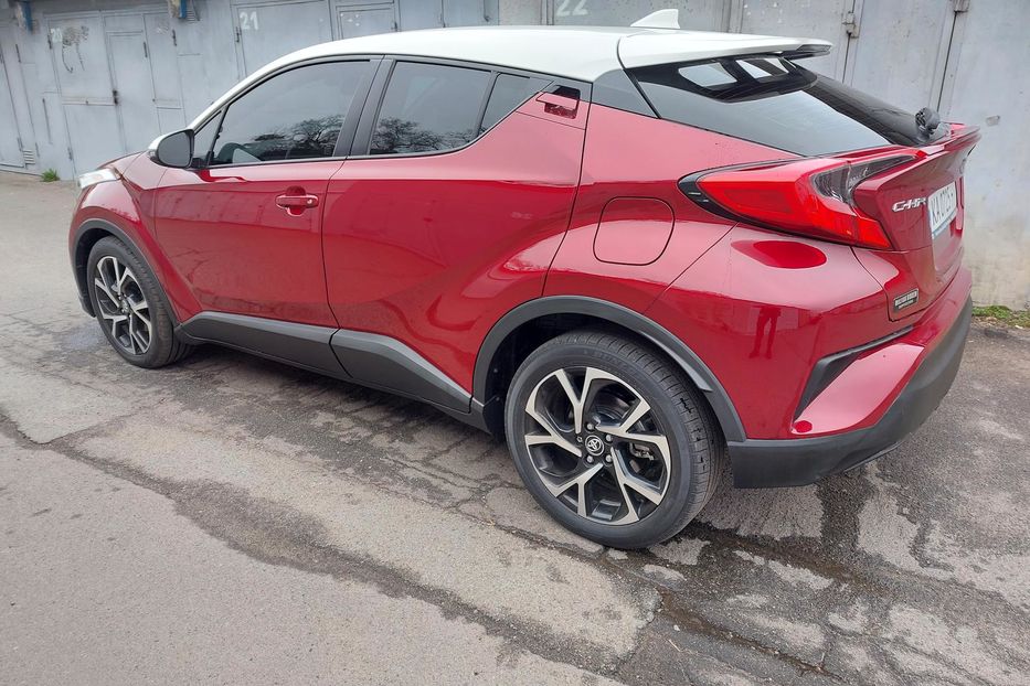 Продам Toyota C-HR Автомат 2018 года в Киеве