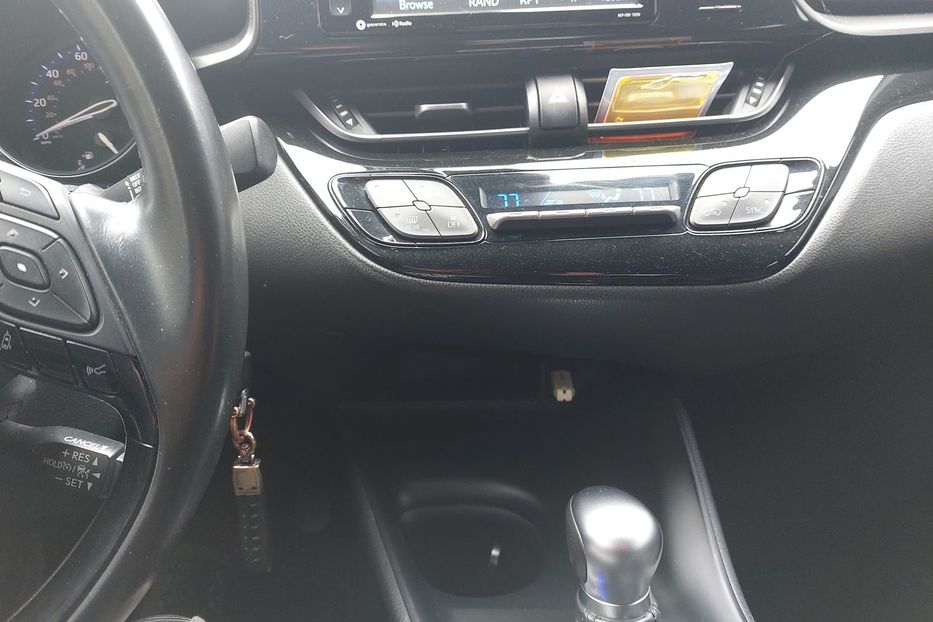 Продам Toyota C-HR Автомат 2018 года в Киеве