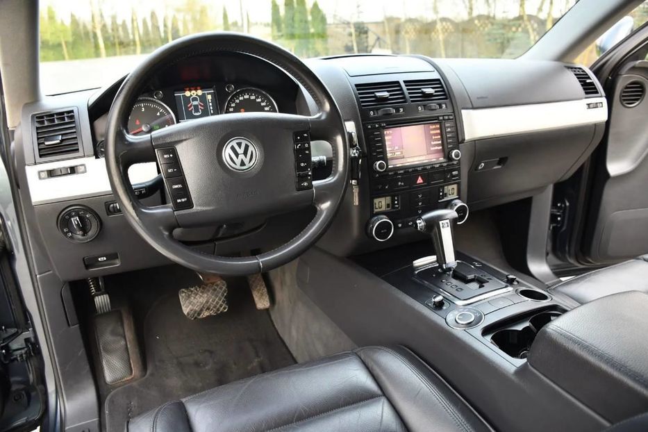 Продам Volkswagen Touareg 2005 года в Киеве
