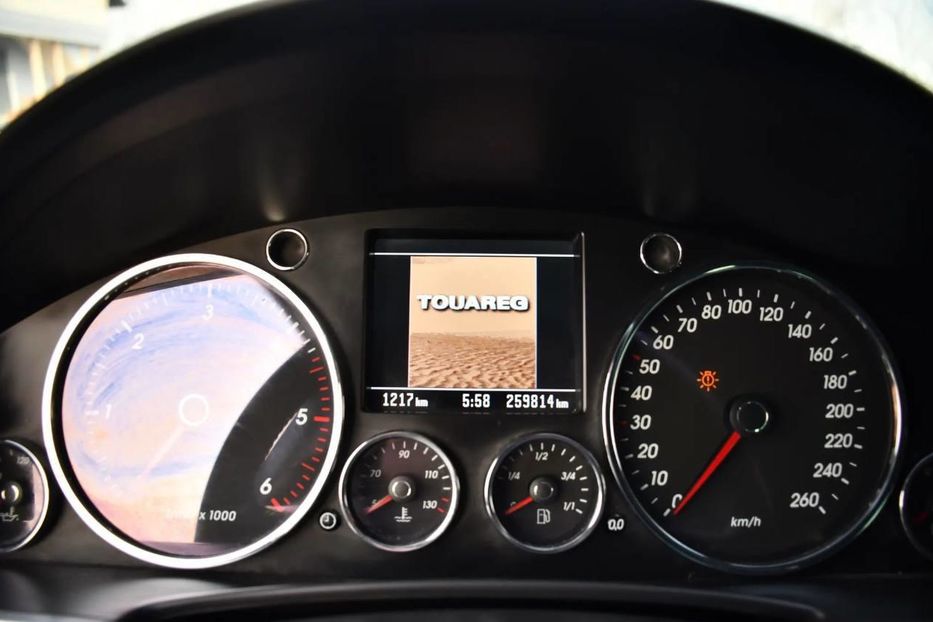 Продам Volkswagen Touareg 2005 года в Киеве