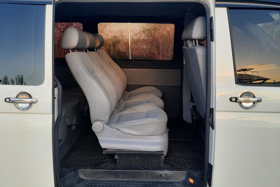 Продам Volkswagen T5 (Transporter) пасс. 130 к.с. / 96 кВт 2006 года в Николаеве