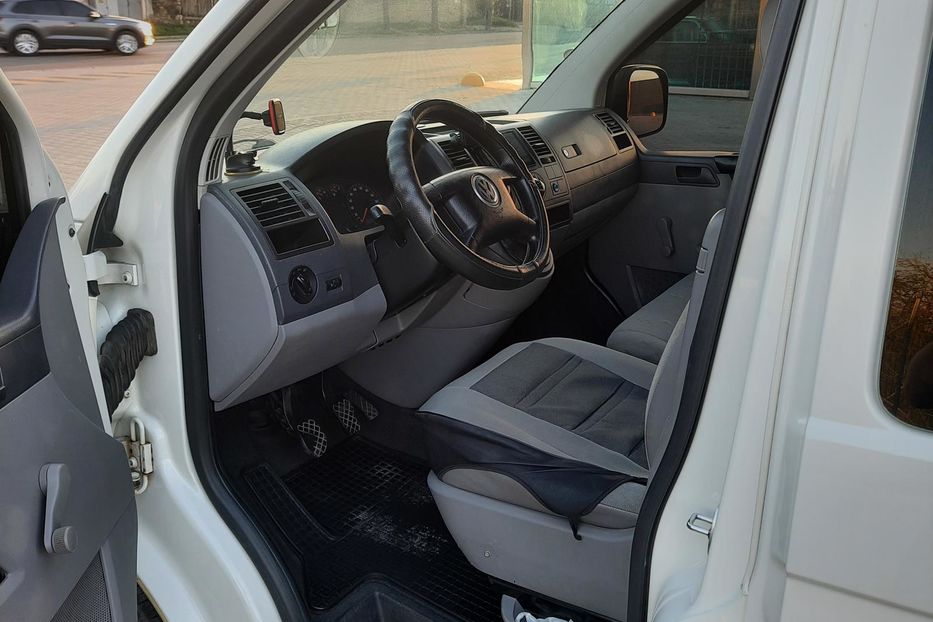 Продам Volkswagen T5 (Transporter) пасс. 130 к.с. / 96 кВт 2006 года в Николаеве