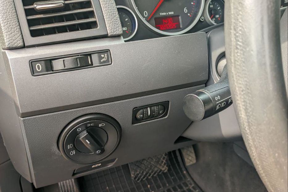 Продам Volkswagen Touareg 2008 года в Киеве