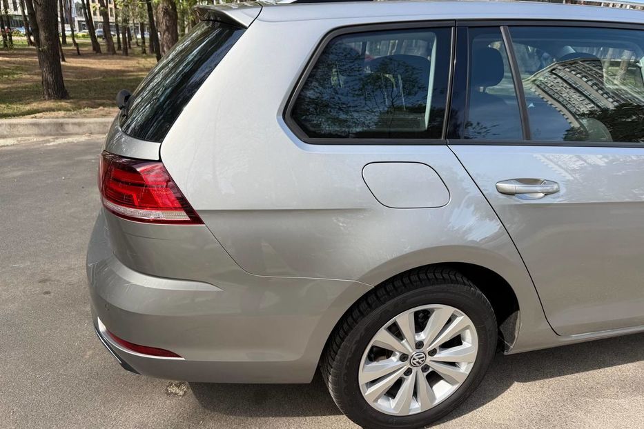 Продам Volkswagen Golf VII Comfortline 1.6 TDI 2019 года в Киеве
