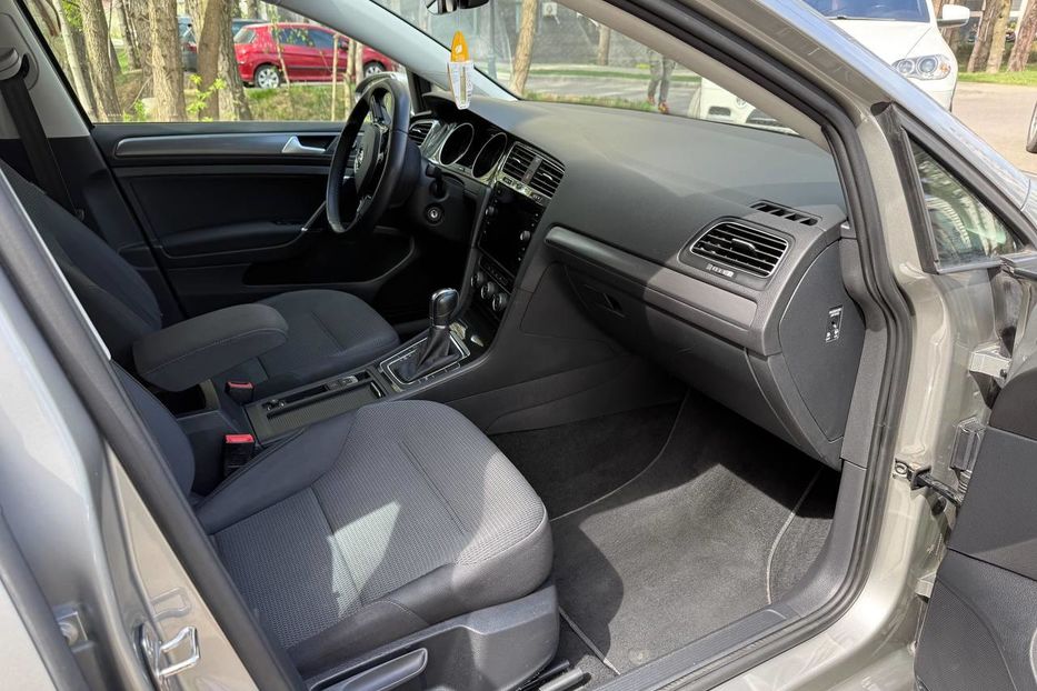 Продам Volkswagen Golf VII Comfortline 1.6 TDI 2019 года в Киеве