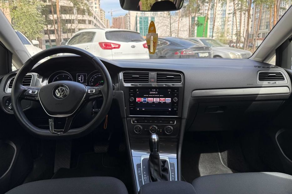 Продам Volkswagen Golf VII Comfortline 1.6 TDI 2019 года в Киеве