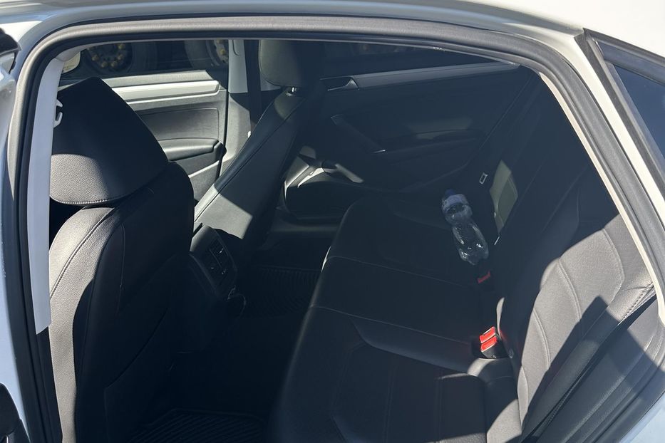 Продам Volkswagen Passat B7 2018 года в Житомире