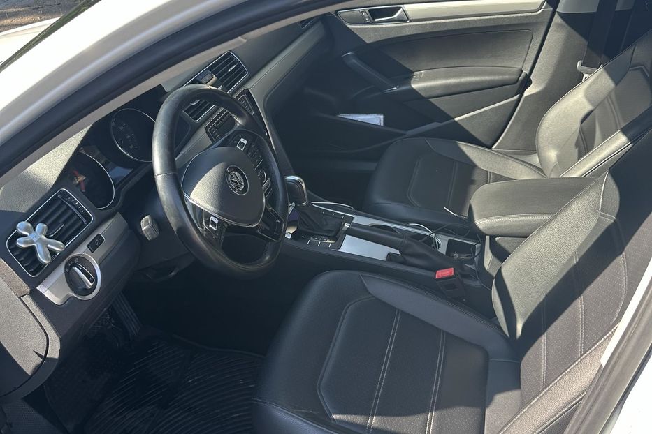 Продам Volkswagen Passat B7 2018 года в Житомире