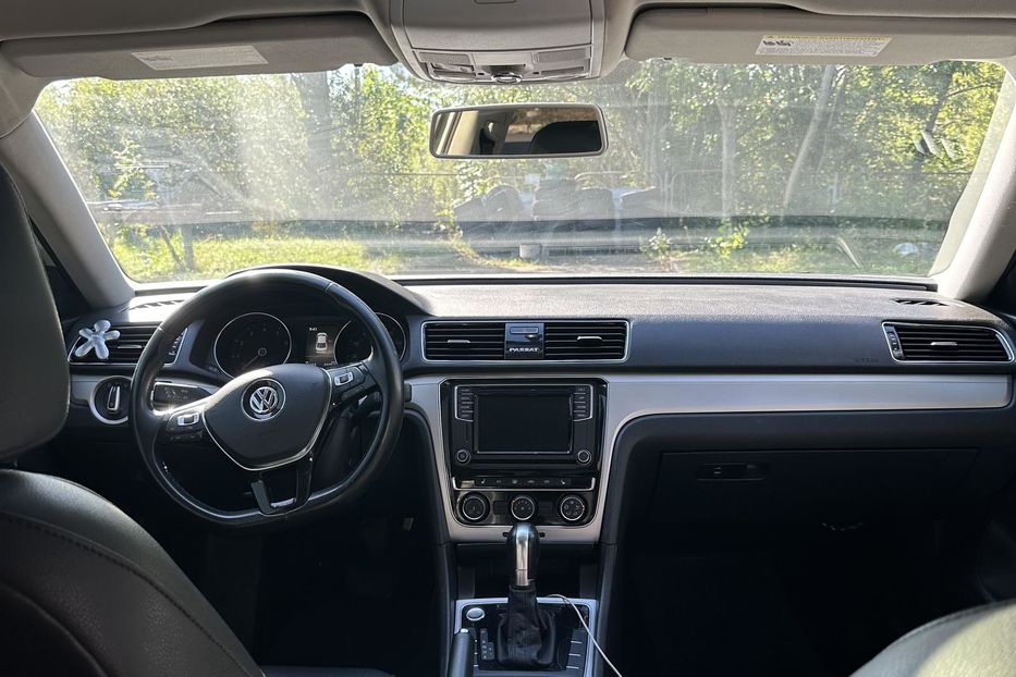 Продам Volkswagen Passat B7 2018 года в Житомире