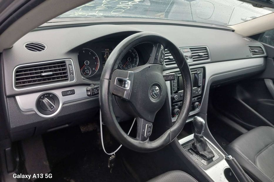 Продам Volkswagen Passat B7 SE 2013 года в Киеве