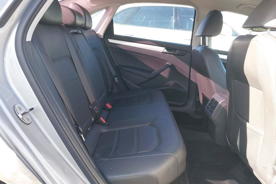 Продам Volkswagen Passat B7 SE 2013 года в Киеве