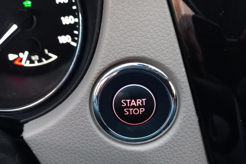 Продам Nissan X-Trail T-32 ГІБРИД 2015 года в Киеве