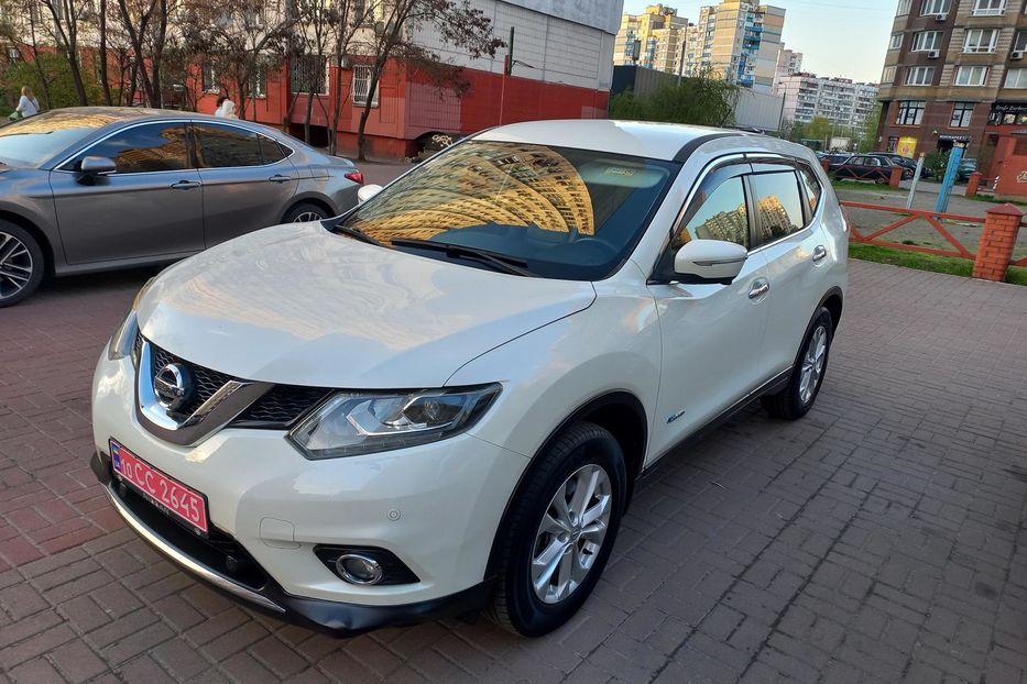 Продам Nissan X-Trail T-32 ГІБРИД 2015 года в Киеве