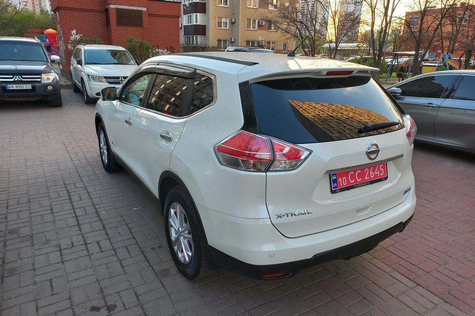Продам Nissan X-Trail T-32 ГІБРИД 2015 года в Киеве