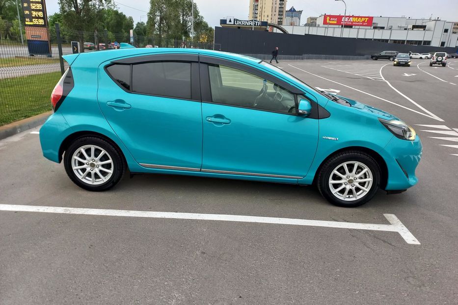Продам Toyota Prius G SOFT LEATHER SELECTION 2018 года в Киеве