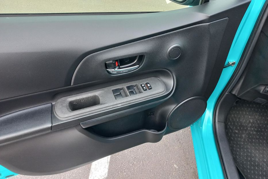 Продам Toyota Prius G SOFT LEATHER SELECTION 2018 года в Киеве