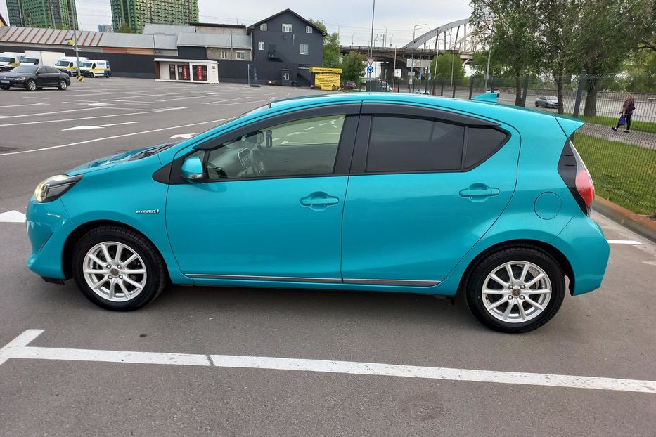 Продам Toyota Prius G SOFT LEATHER SELECTION 2018 года в Киеве