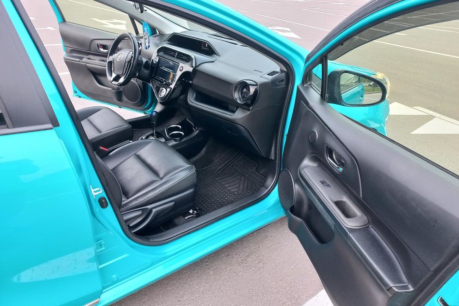 Продам Toyota Prius G SOFT LEATHER SELECTION 2018 года в Киеве