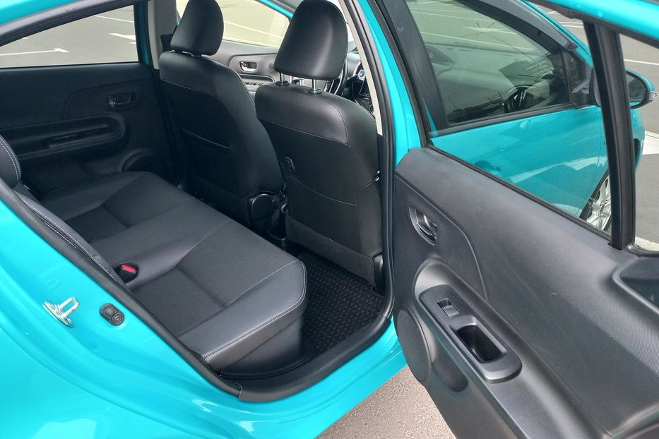 Продам Toyota Prius G SOFT LEATHER SELECTION 2018 года в Киеве