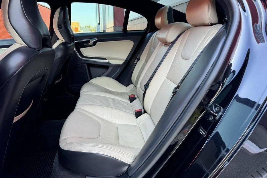Продам Volvo S60 Summum 2012 года в Киеве