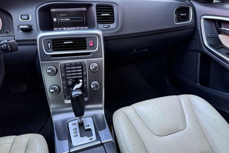 Продам Volvo S60 Summum 2012 года в Киеве