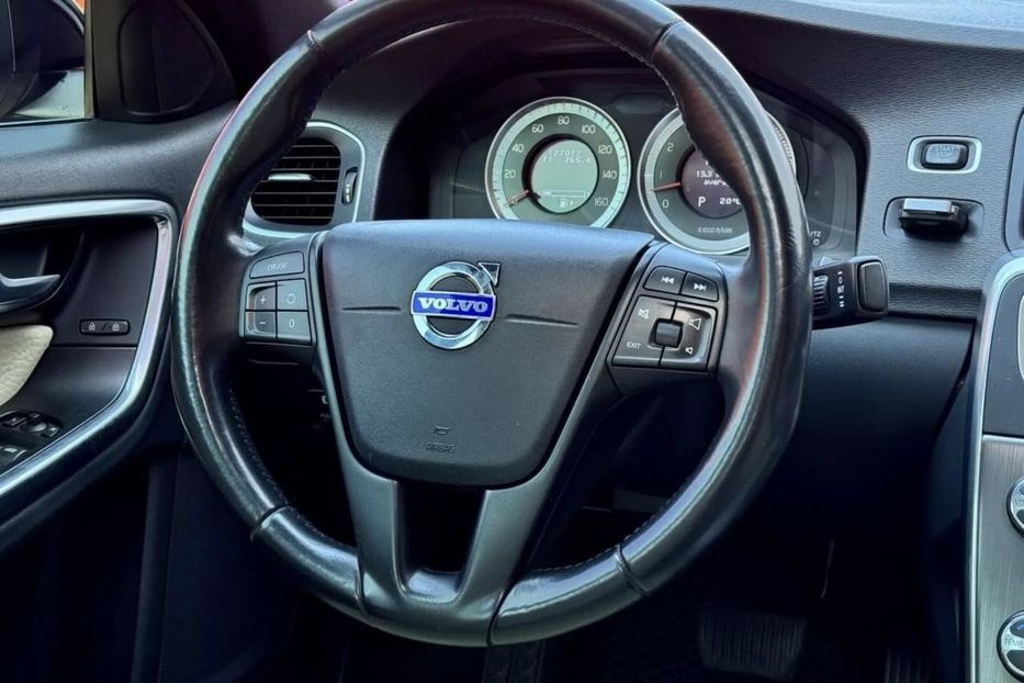 Продам Volvo S60 Summum 2012 года в Киеве