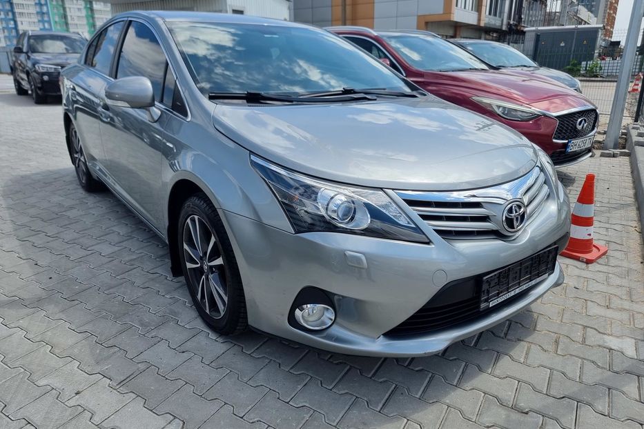 Продам Toyota Avensis Full option 2012 года в Одессе