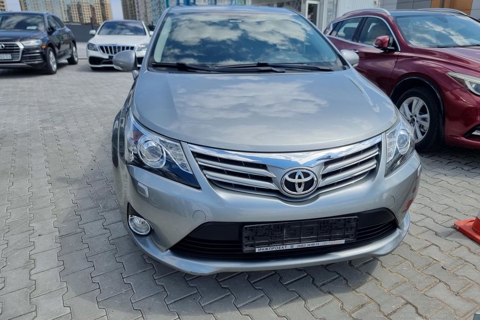Продам Toyota Avensis Full option 2012 года в Одессе