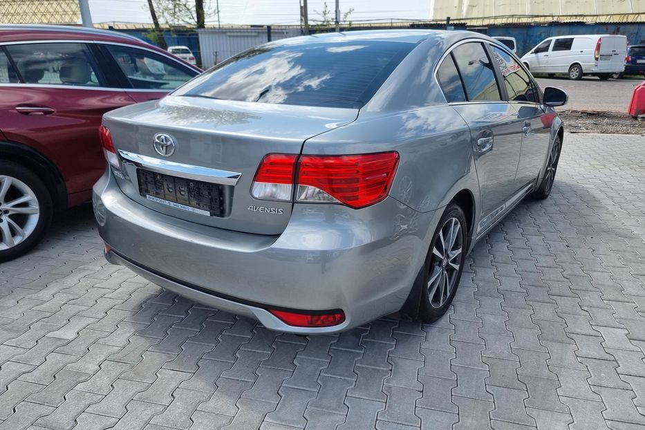 Продам Toyota Avensis Full option 2012 года в Одессе
