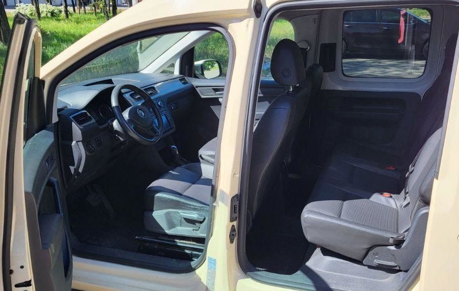 Продам Volkswagen Caddy пасс. 2.0TDI DSG (150 л.с.) 2015 года в Днепре