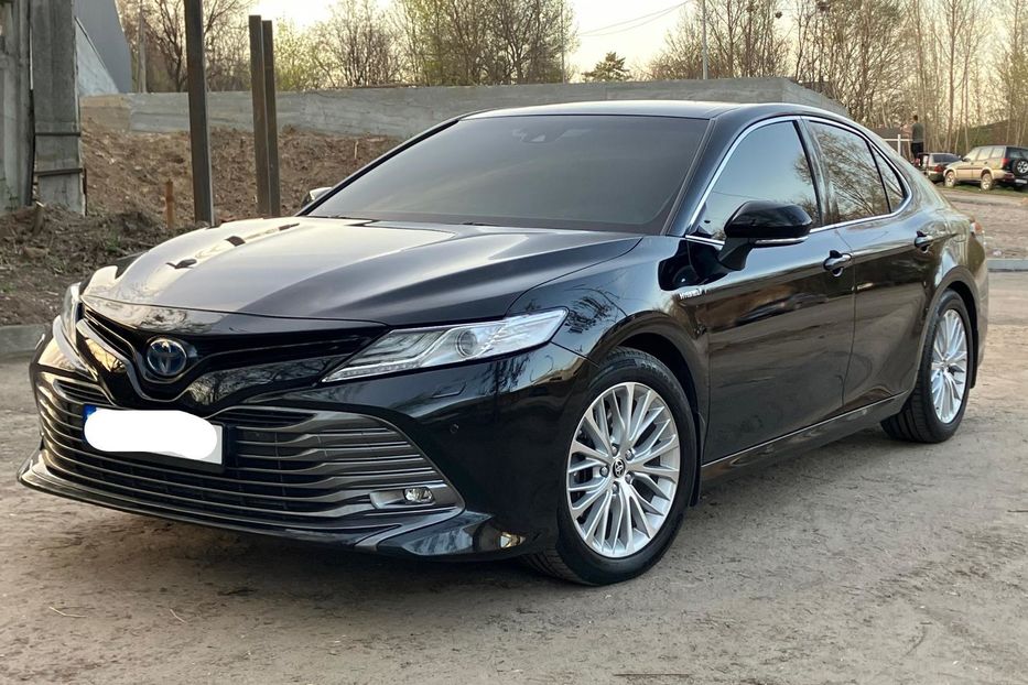 Продам Toyota Camry Premium  2020 года в Киеве