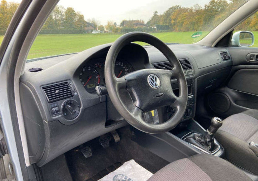 Продам Volkswagen Golf  VI 2002 года в Луцке