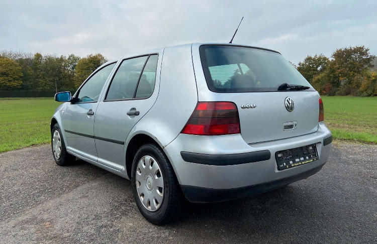 Продам Volkswagen Golf  VI 2002 года в Луцке