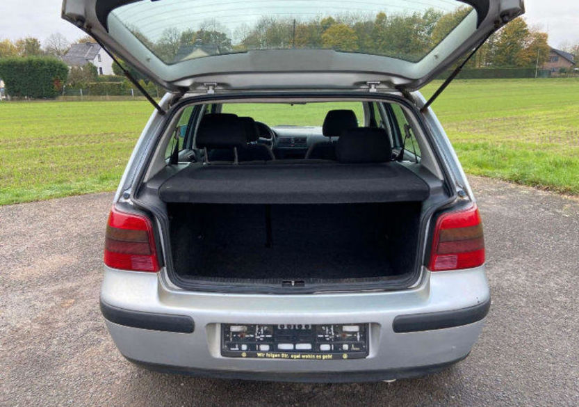 Продам Volkswagen Golf  VI 2002 года в Луцке