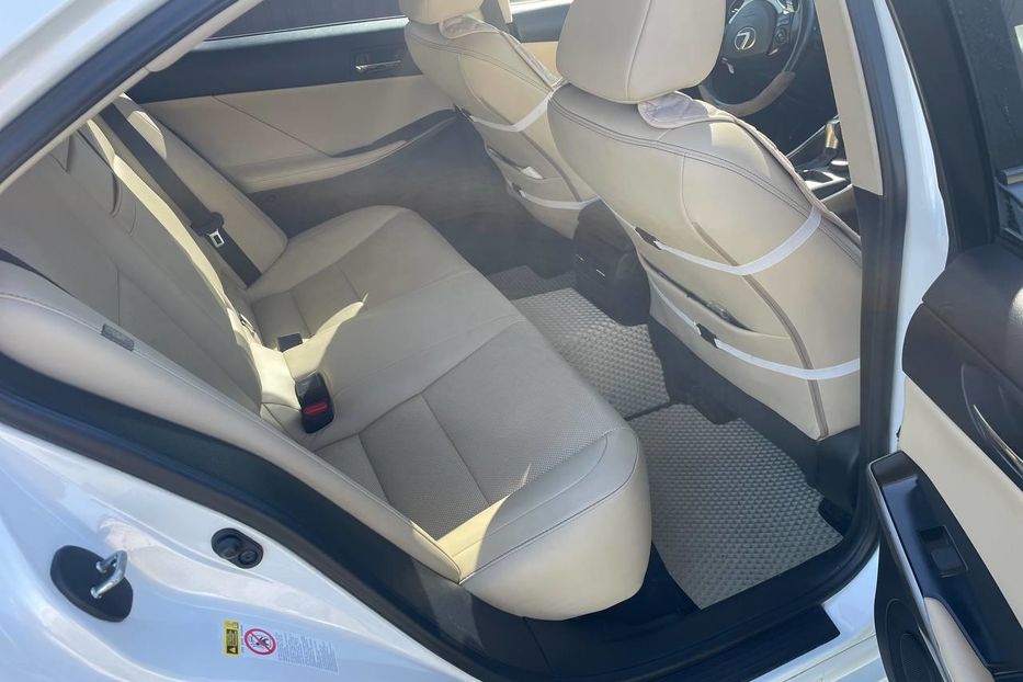 Продам Lexus IS 250 2013 года в Киеве