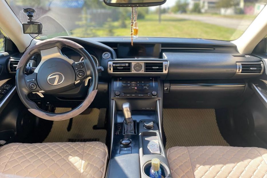 Продам Lexus IS 250 2013 года в Киеве