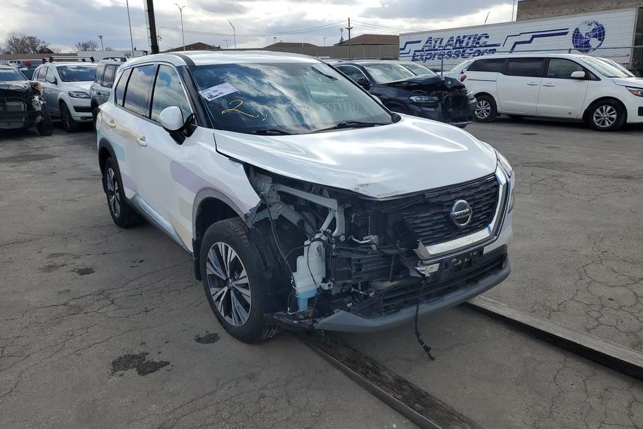 Продам Nissan Rogue 2021 года в Киеве