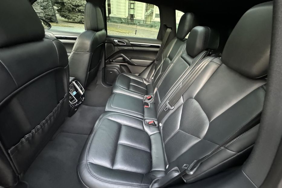 Продам Porsche Cayenne Hybrid.3.0 Plugin. 2016 года в Одессе