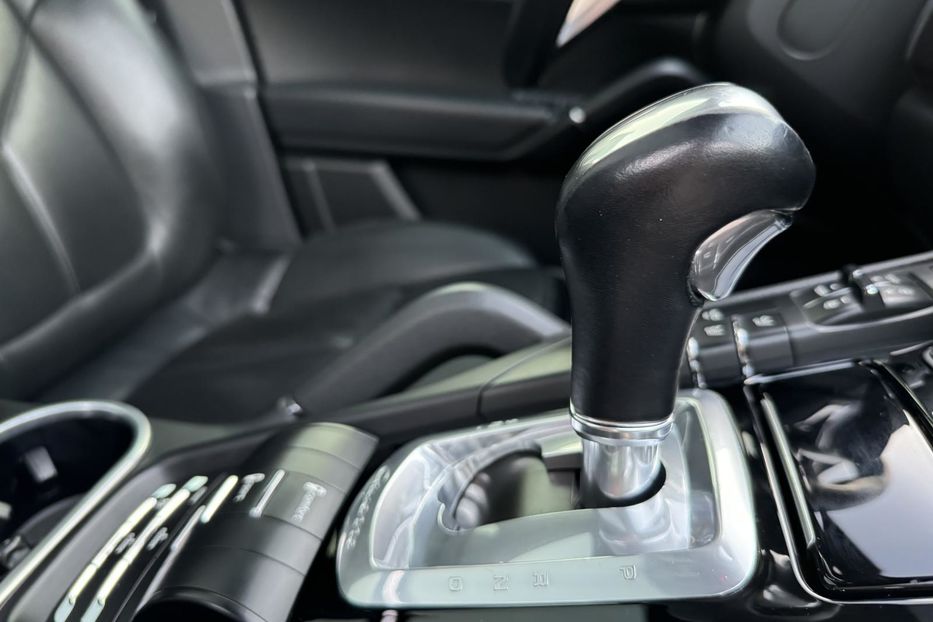 Продам Porsche Cayenne Hybrid.3.0 Plugin. 2016 года в Одессе