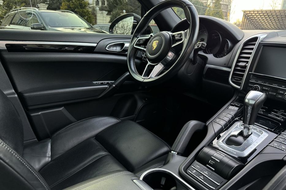 Продам Porsche Cayenne Hybrid.3.0 Plugin. 2016 года в Одессе