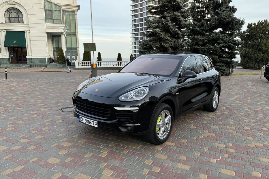 Продам Porsche Cayenne Hybrid.3.0 Plugin. 2016 года в Одессе