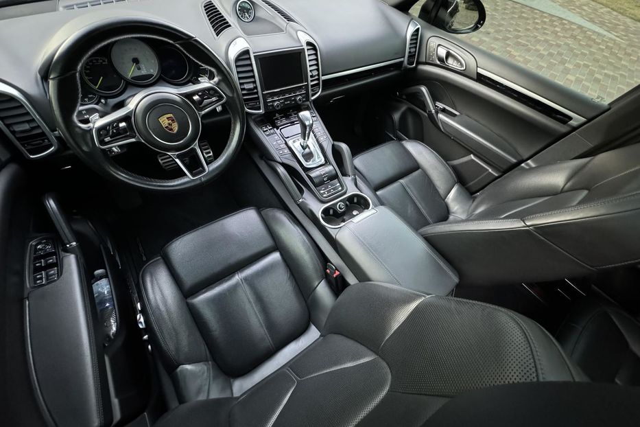 Продам Porsche Cayenne Hybrid.3.0 Plugin. 2016 года в Одессе