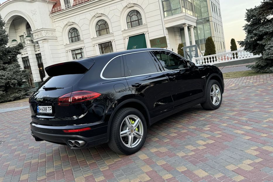 Продам Porsche Cayenne Hybrid.3.0 Plugin. 2016 года в Одессе