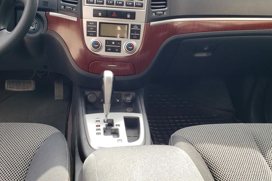 Продам Hyundai Grand Santa Fe автомат 4*4 2007 года в Виннице