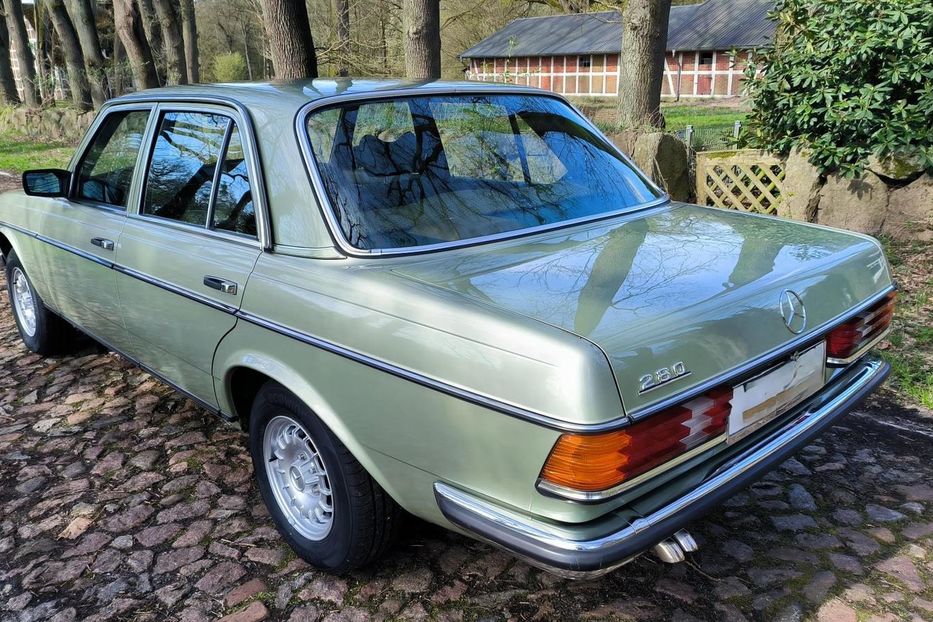 Продам Mercedes-Benz E-Class 123 1979 года в Львове