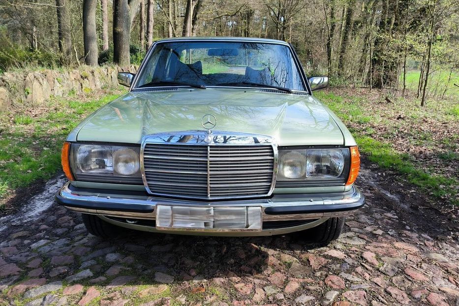 Продам Mercedes-Benz E-Class 123 1979 года в Львове