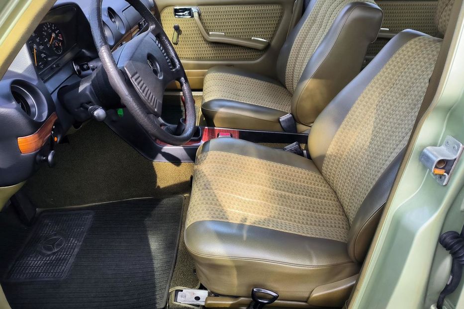 Продам Mercedes-Benz E-Class 123 1979 года в Львове