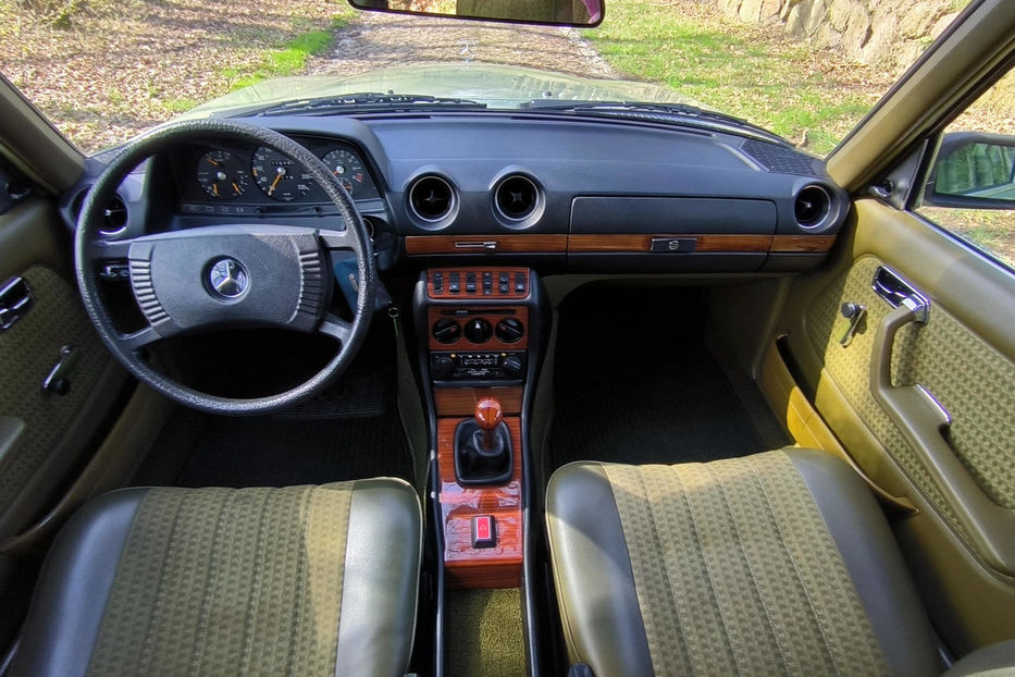 Продам Mercedes-Benz E-Class 123 1979 года в Львове