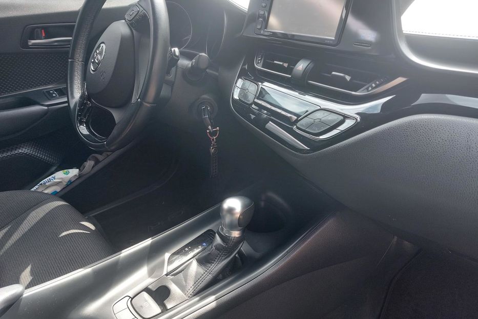 Продам Toyota C-HR Автомат 2018 года в Киеве