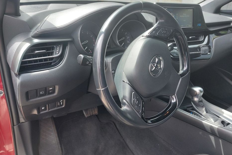 Продам Toyota C-HR Автомат 2018 года в Киеве